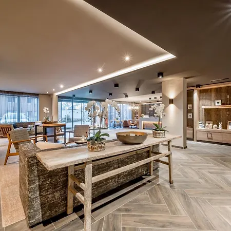 Alpenparks & Arlberg Warth Mit Pool Hotel